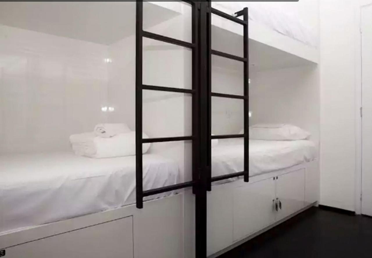Lit dans Dortoir pour Hommes